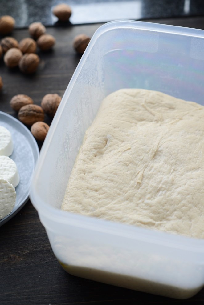  Walnussbrot Rezept Schritt 1 Hefeteig In Behälter