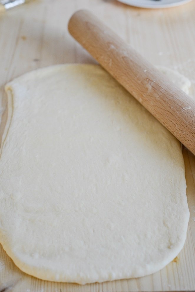  2 Teig Auf Den Butter Klappen Und Ausrollen