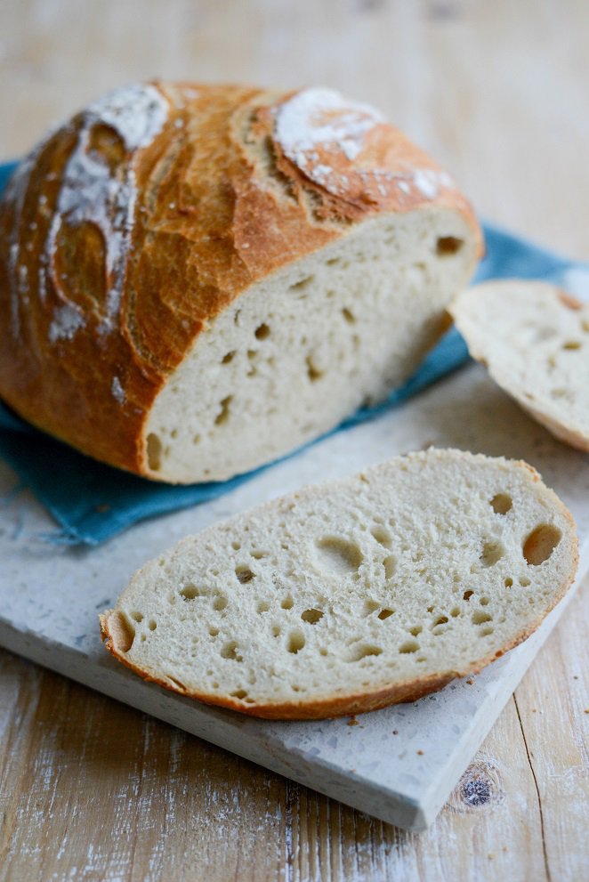 Sauerteig-Brot mit Trockenhefe ( Pain au levain avec de la levure Boulangère sèche) Brot-mit-sauerteig-aus-trocken-Hefe