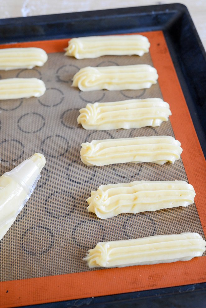  Brandteig Rezept Schritt 4 Eclair Teig Auf Backblech Gespritzt