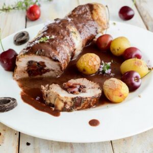 Schweinefilet mit Kirschen und Schokoladensauce