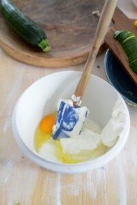 Zucchini-Quiche Zucchini-Quiche Quiche Rezept Schritt 19 Ei Und Quark Vermischen