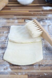 Palmiers aus selbstgemachtem Blitz-Blätterteig mit bretonischem Geschmack Blitz Blätterteig Selber Machen Schritt 23 Bürsten Von Blätterteig