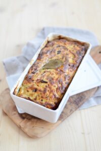 Hähnchen Terrine mit Aprikosen und Pistazien (Terrine de poulet aux abricots et pistaches) DSC_8437-1-200x300