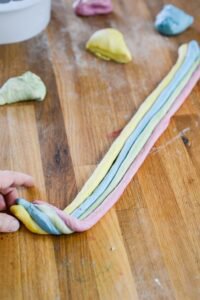 Bunte geflochtene Brioche für Kinder DSC_9611 1 200x300