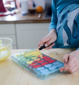 Oster-Macarons-Torte mit Überraschung ostereier-schokolade-selber-machen-3