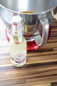Erdbeer-Holunder-Herztorte zum Muttertag DSC_0490 1 200x300