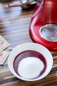 Erdbeer-Holunder-Herztorte zum Muttertag DSC_0525 1 200x300