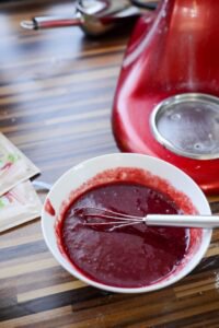 Erdbeer-Holunder-Herztorte zum Muttertag DSC_0528 1 200x300