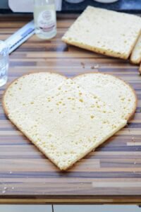Erdbeer-Holunder-Herztorte zum Muttertag DSC_0554 1 200x300
