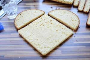 Erdbeer-Holunder-Herztorte zum Muttertag DSC_0558 1 300x200