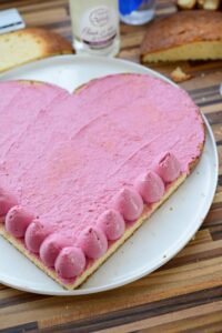 Erdbeer-Holunder-Herztorte zum Muttertag DSC_0585 1 200x300
