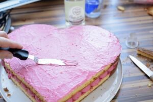 Erdbeer-Holunder-Herztorte zum Muttertag DSC_0611 1 300x200