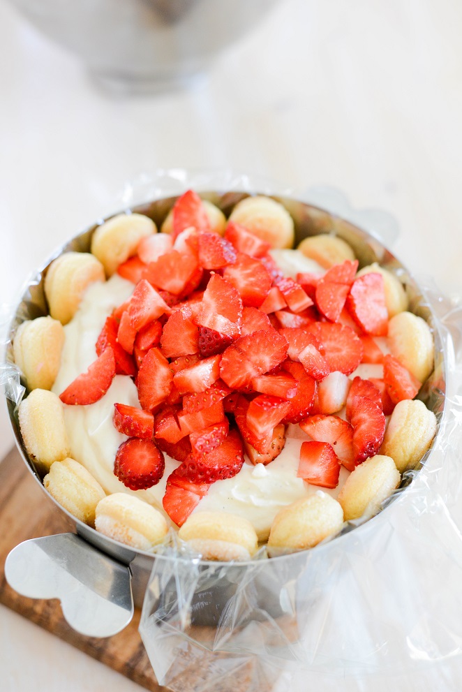 Erdbeer Charlotte mit Löffelbiskuit Rezept