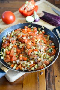 Ratatouille-Aufstrich Ratatouille-Aufstrich Gemüse Brotaufstrich Schritt 2 Gemüse Anbraten In Pfanne 200x300