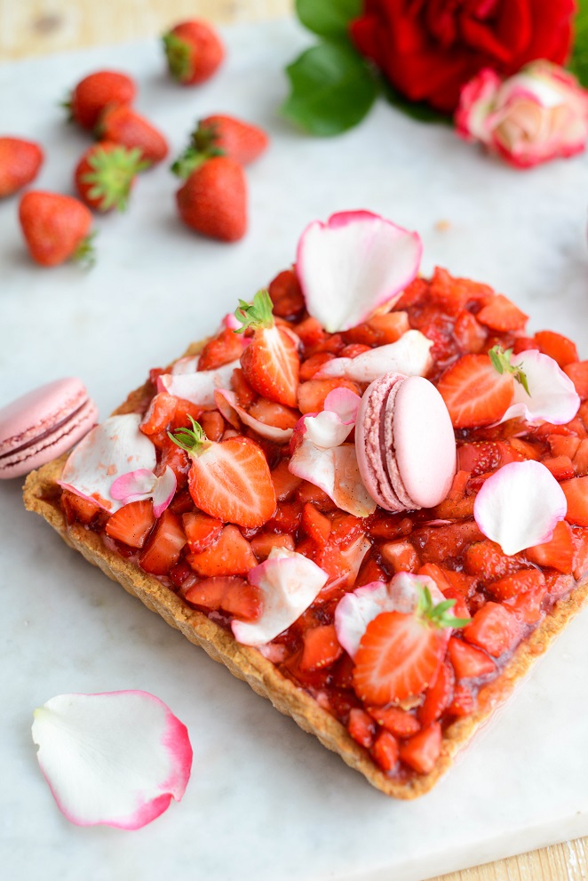 25 leckere Erdbeer-Rezepte tarte-Erdbeeren-udn-Rosen