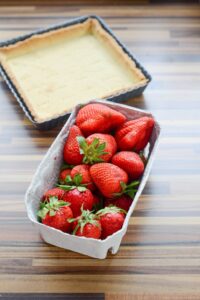 Erdbeer-Rosen-Tarte (Tarte aux fraises et à la rose) Erdbeer-Rosen-Tarte (Tarte aux fraises et à la rose) Tarte Aux Fraises Schritt 2 Erdbeeren Und Tarte Boden 200x300