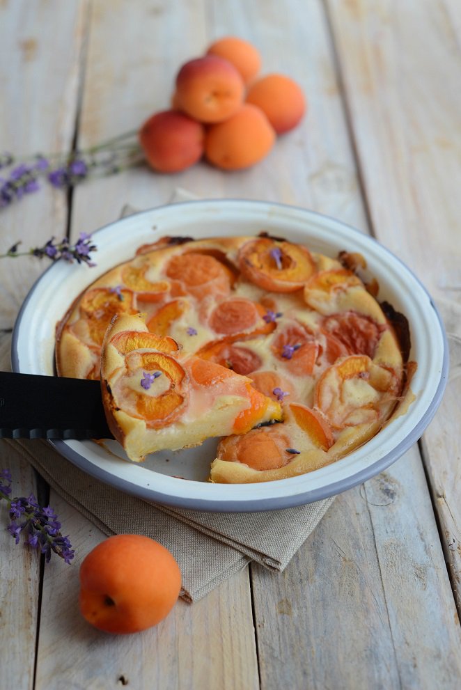 Clafoutis mit Lavendel und Aprikosen Rezept - franzoesischkochen.de