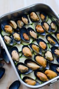 Überbackene Muscheln mit Persillade und Ziegenfrischkäse DSC_2853 1 200x300