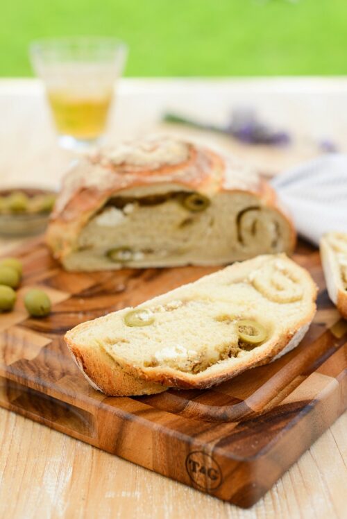 Brot mit Oliven und Ziegenkäse Rezept