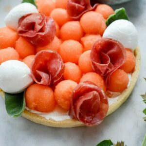 Herzhafte Tarte mit Melone und Schinken (Tarte salée melon jambon)