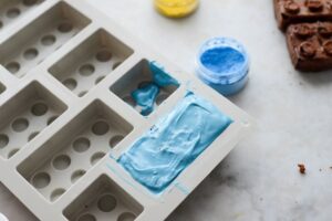 Klemmbausteinen-Schoko-Kuchen für den Schulanfang und alle Lego Fans Klemmbausteinen-Schoko-Kuchen für den Schulanfang und alle Lego Fans Klemmbausteine Kuchen Schritt 19 Blaü Schokolade In Lego Form