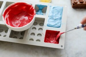 Klemmbausteinen-Schoko-Kuchen für den Schulanfang und alle Lego Fans Klemmbausteine Kuchen Schritt 20 Rote Schokolade In Form Giessen