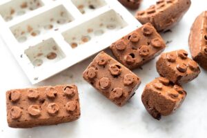 Klemmbausteinen-Schoko-Kuchen für den Schulanfang und alle Lego Fans Klemmbausteinen-Schoko-Kuchen für den Schulanfang und alle Lego Fans Lego Schoko Kuchen 3