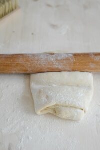 Croissants-Kuchen Croissant Kuchen Rezept Schritt 10 Teig Falten Mit Nudelholz