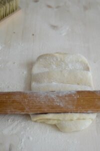 Croissants-Kuchen Croissants-Kuchen Croissant Kuchen Rezept Schritt 11 Teig Mit Nudelholz Ausrollen