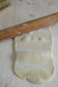 Croissants-Kuchen Croissant Kuchen Rezept Schritt 12 Teig Ausrollen Mit Nudelholz