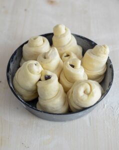 Croissants-Kuchen Croissants-Kuchen Croissant Kuchen Rezept Schritt 30 Croissants Gerollt In Schüssel