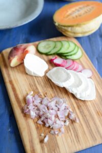 Melonen-Salat Melonen-Salat Melonen Salat Ziegenkase Schritt 5 Zutaten Auf Schneidebrett Vorbereit