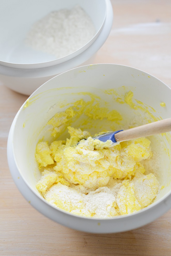 Zitronen-Macarons mit Schweizer Baiser Rezept