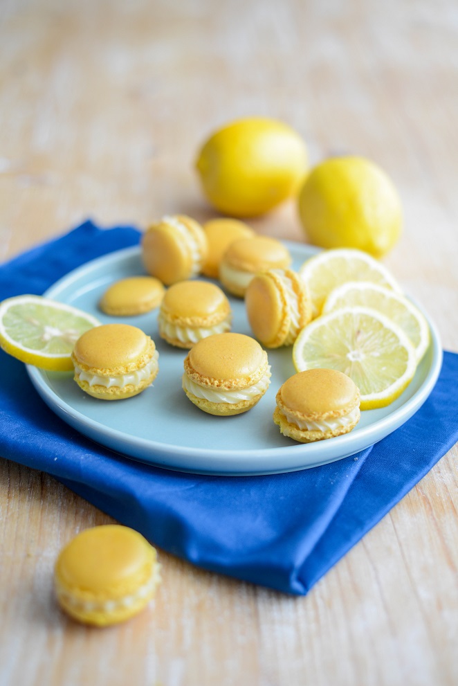 Zitronen-Macarons mit Schweizer Baiser macaron-Zitronen