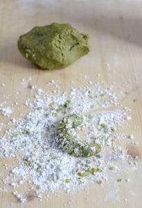 Pistazien-Kipferl DSC_4985 205x300