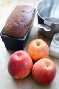 Charlotte mit Äpfeln (Charlotte aux Pommes) Charlotte mit Äpfeln (Charlotte aux Pommes) Apfelkuchen Französisch Schritt 1 Apfelkuchen Zutaten Vorbereitung
