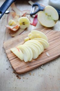 Charlotte mit Äpfeln (Charlotte aux Pommes) Apfelkuchen Französisch Schritt 15 Apfel Schälen Und Schneiden
