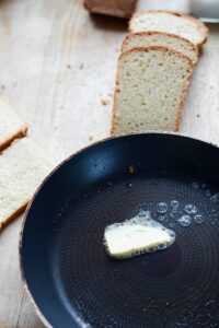 Charlotte mit Äpfeln (Charlotte aux Pommes) Apfelkuchen Französisch Schritt 7 Butter Schmelzen In Pfanne