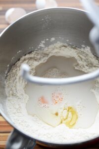 Gugelhupf de ma grand-mère Gugelhupf Backform Schritt 6 Zutaten In Rührschüssel Mischen