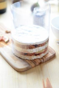 Camembert Torte mit Feigen Käse Torte Zubereiten 2 201x300