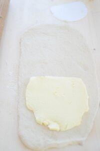 Rosinenschnecken (Pains aux raisins) Pains Aux Raisins Schritt 16 Butterplatte Auf Teig Legen