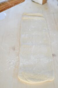 Rosinenschnecken (Pains aux raisins) Pains Aux Raisins Schritt 39 Teig Gefaltet Auf Arbeitsfläche