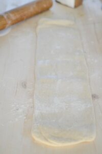 Rosinenschnecken (Pains aux raisins) Pains Aux Raisins Schritt 40 Teig Ausgerollt Auf Arbeitsfläche