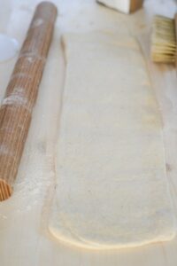 Rosinenschnecken (Pains aux raisins) Pains Aux Raisins Schritt 43 Teig Ausgerollt Auf Arbeitsfläche