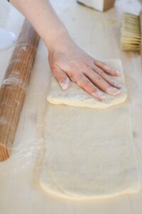 Rosinenschnecken (Pains aux raisins) Pains Aux Raisins Schritt 44 Teig Ausrollen Und Glätten