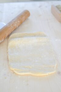 Rosinenschnecken (Pains aux raisins) Pains Aux Raisins Schritt 62 Teig Ausgerollt Auf Arbeitsfläche