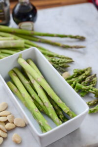Einfache Spargel- und Frischkäse-Terrine (Terrine d'asperges au chèvre frais) DSC_8039 200x300