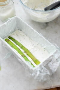Einfache Spargel- und Frischkäse-Terrine (Terrine d'asperges au chèvre frais) DSC_8068 200x300