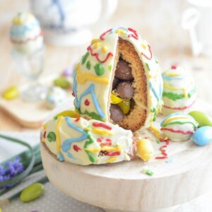 Osterei-Kuchen mit Überraschung